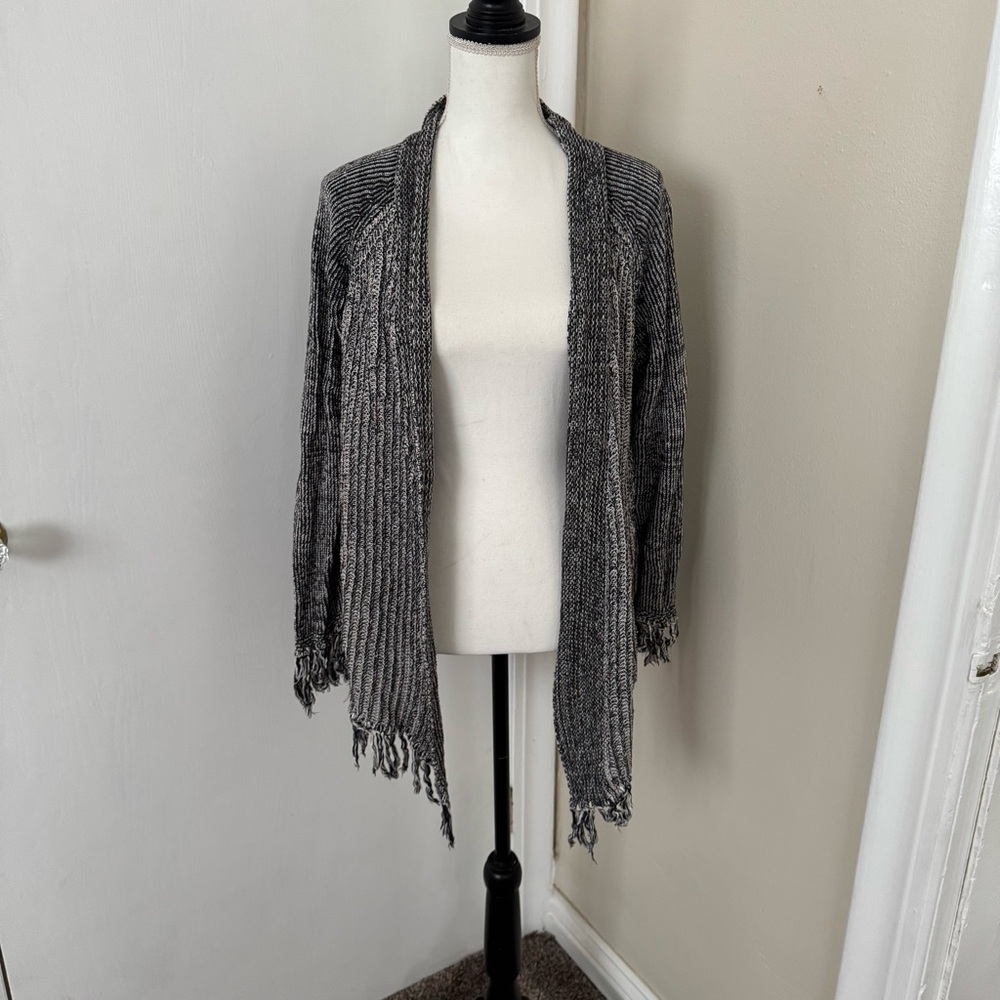 Chelsea & Violet Cardigan Size Medium